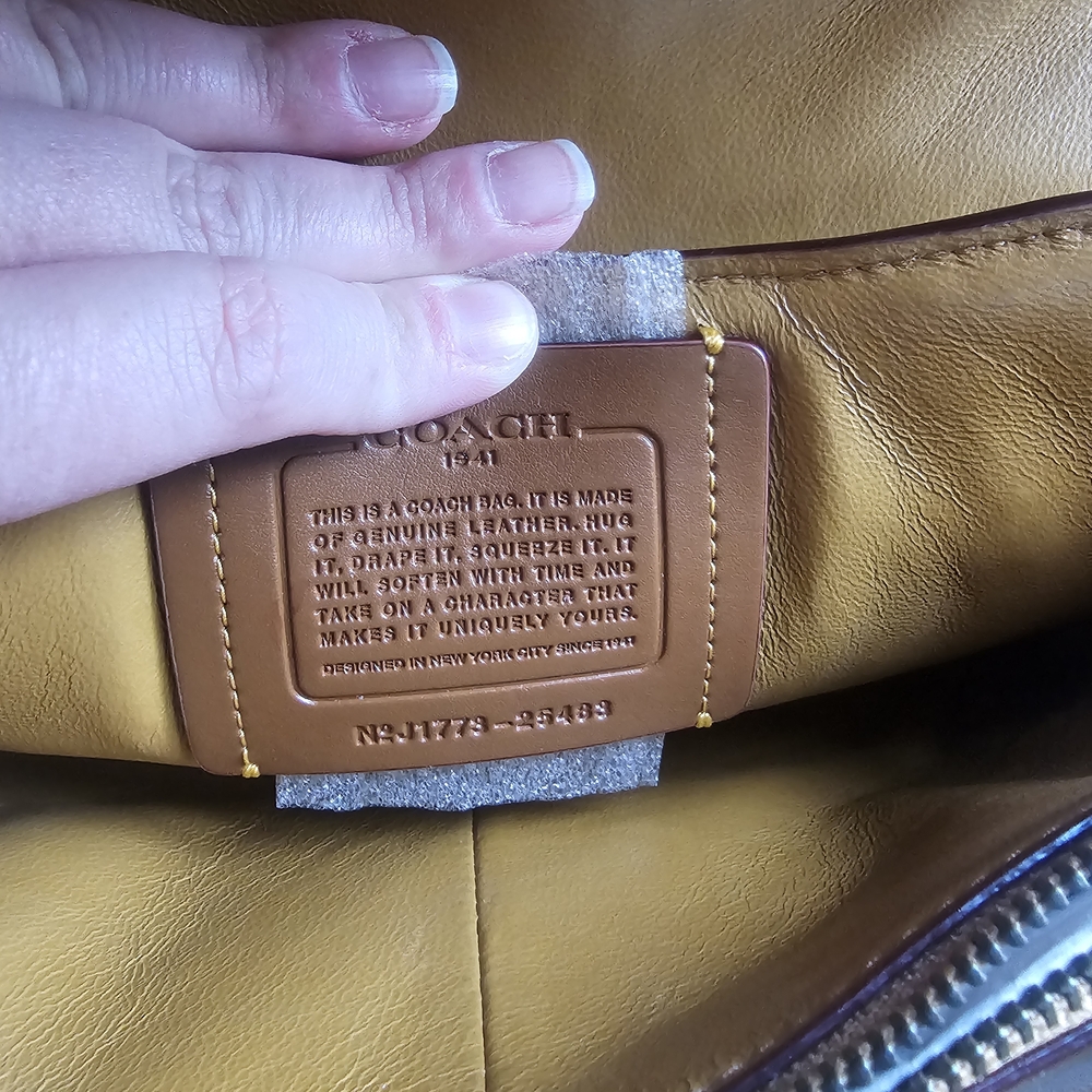 Coach Swagger Chain Crossbody - Picture 6 of 9